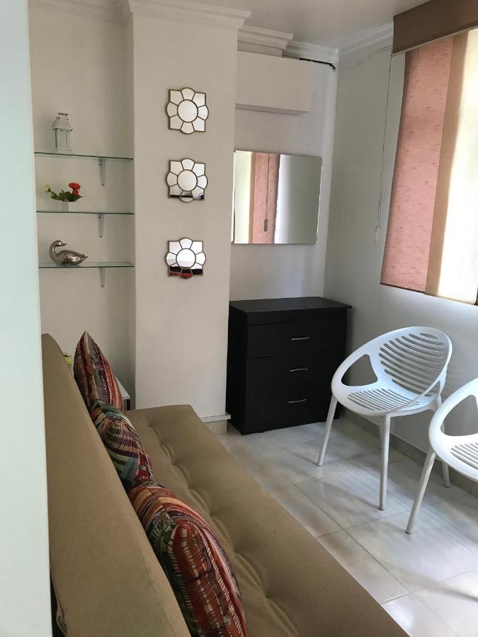 Apartamentos Amoblados Jg De La 70 Medellín Buitenkant foto
