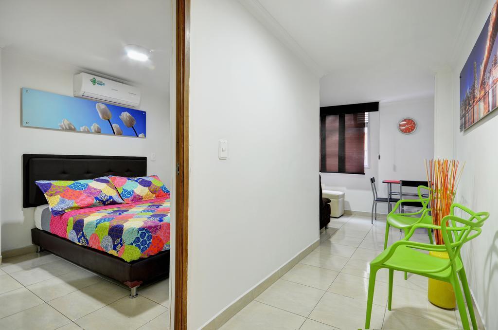 Apartamentos Amoblados Jg De La 70 Medellín Buitenkant foto