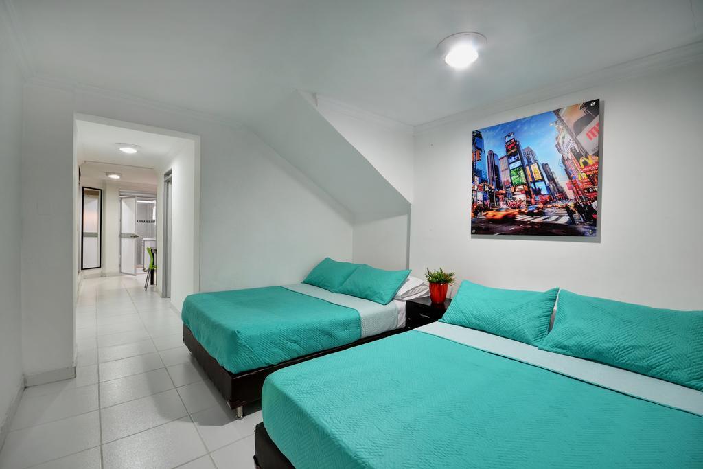 Apartamentos Amoblados Jg De La 70 Medellín Buitenkant foto