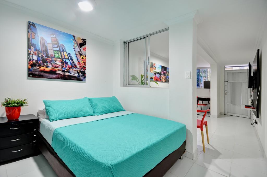Apartamentos Amoblados Jg De La 70 Medellín Buitenkant foto