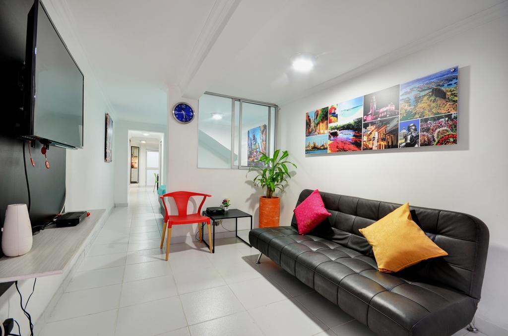 Apartamentos Amoblados Jg De La 70 Medellín Buitenkant foto