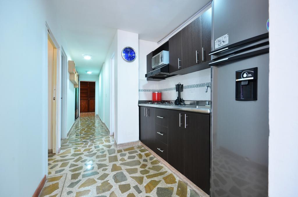 Apartamentos Amoblados Jg De La 70 Medellín Buitenkant foto