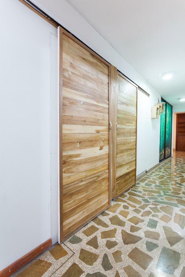 Apartamentos Amoblados Jg De La 70 Medellín Buitenkant foto