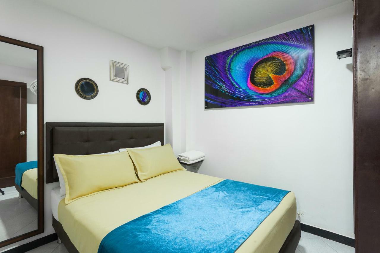 Apartamentos Amoblados Jg De La 70 Medellín Buitenkant foto