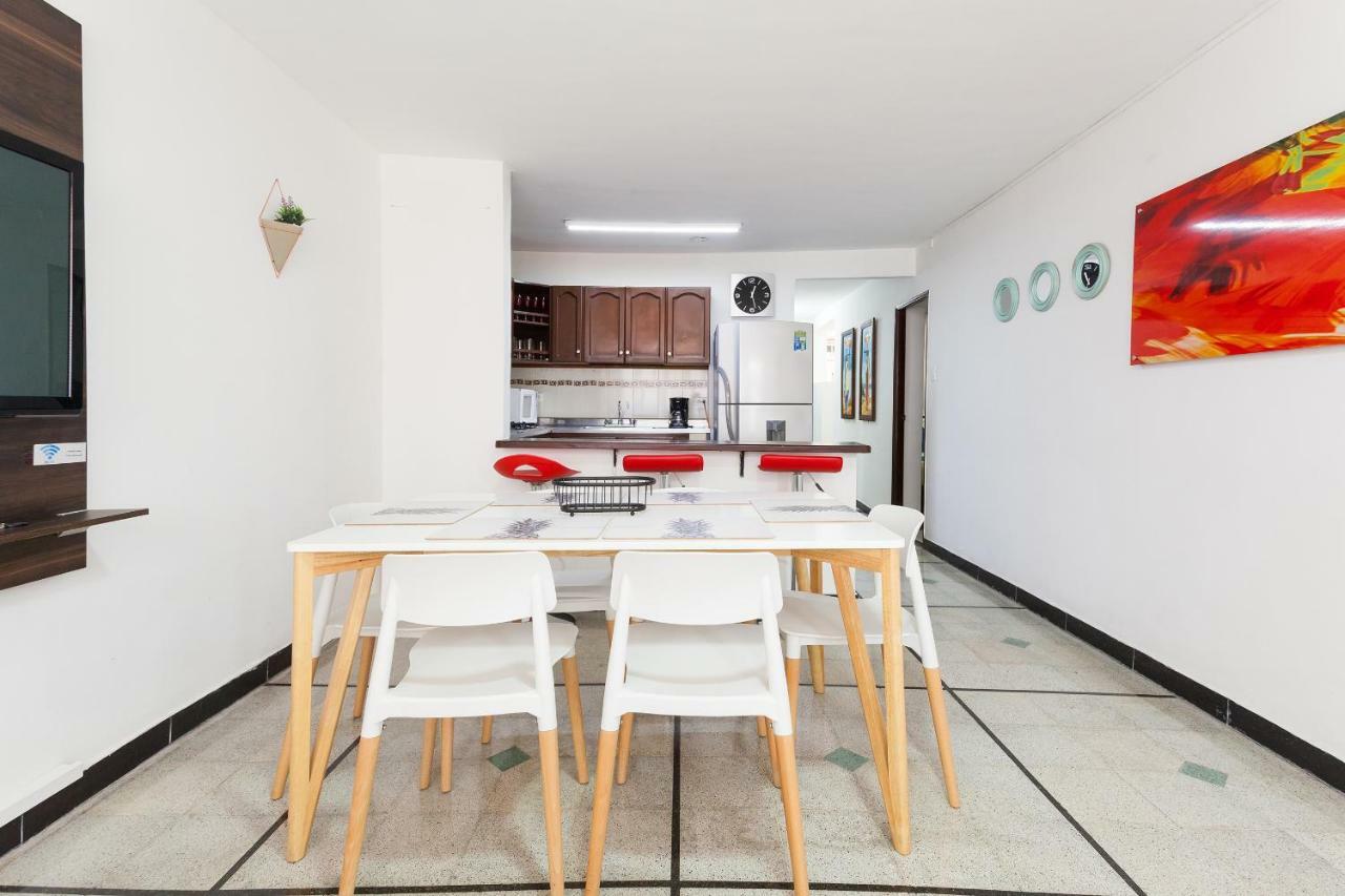 Apartamentos Amoblados Jg De La 70 Medellín Buitenkant foto
