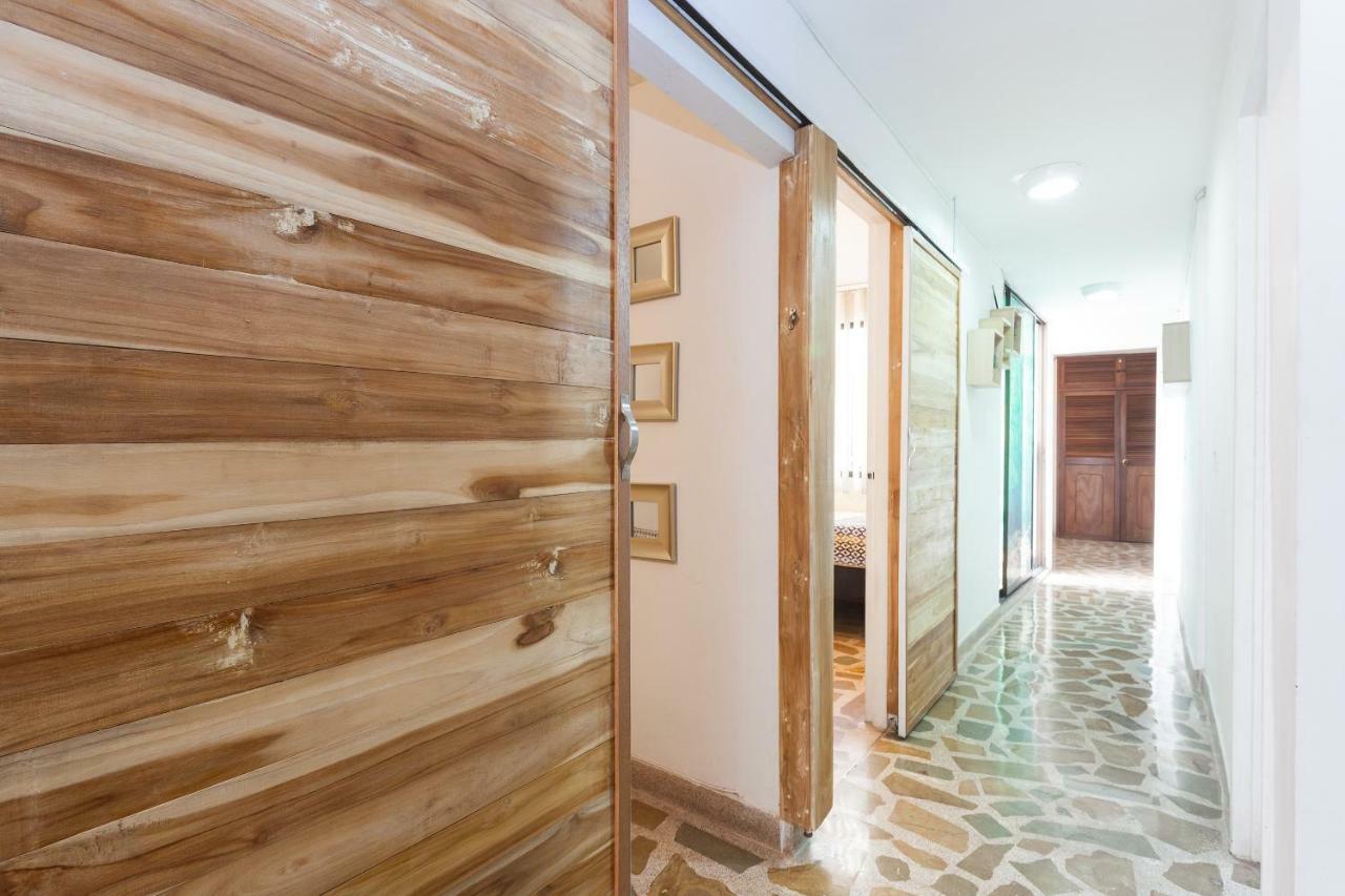 Apartamentos Amoblados Jg De La 70 Medellín Buitenkant foto
