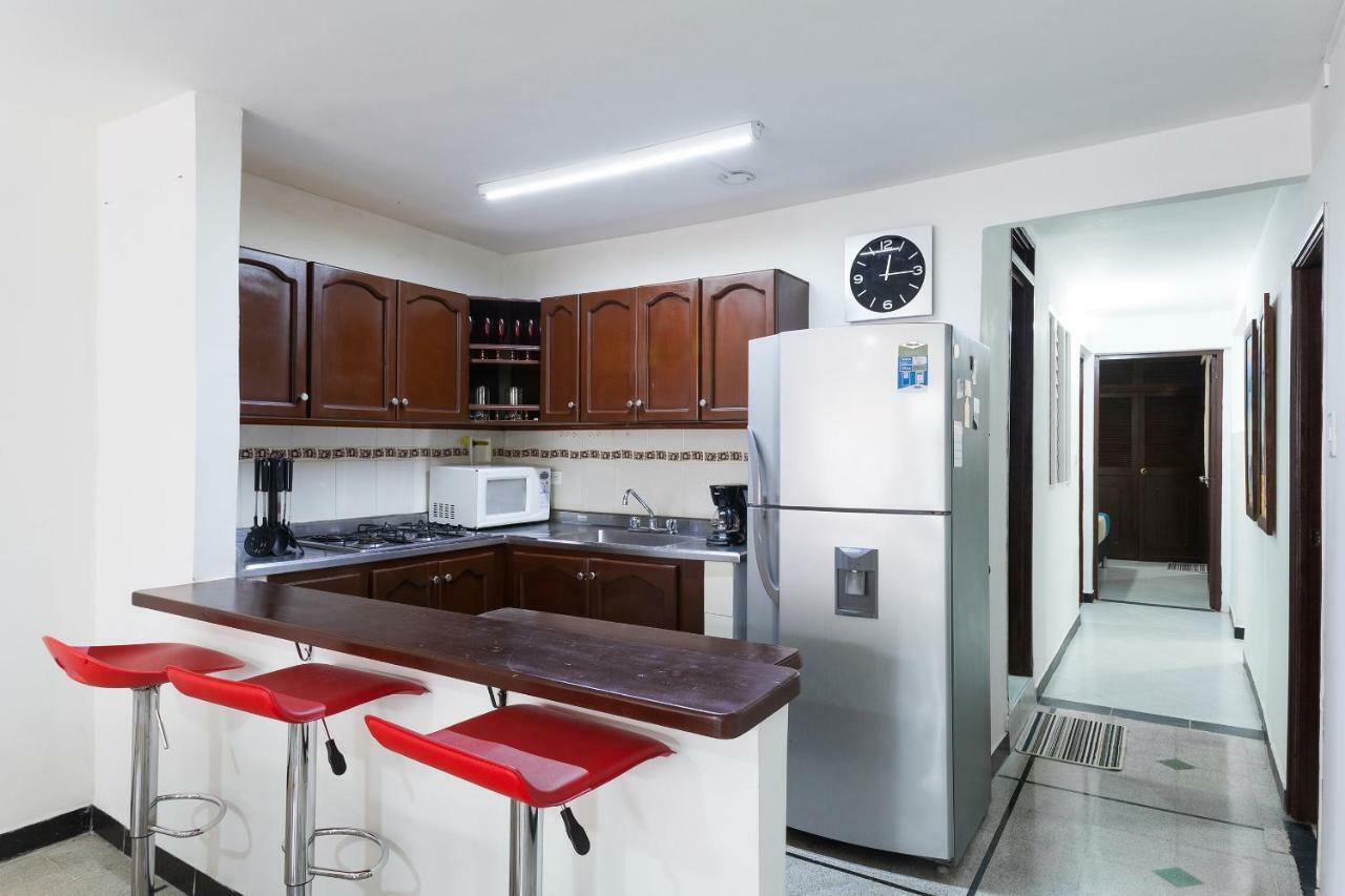 Apartamentos Amoblados Jg De La 70 Medellín Buitenkant foto
