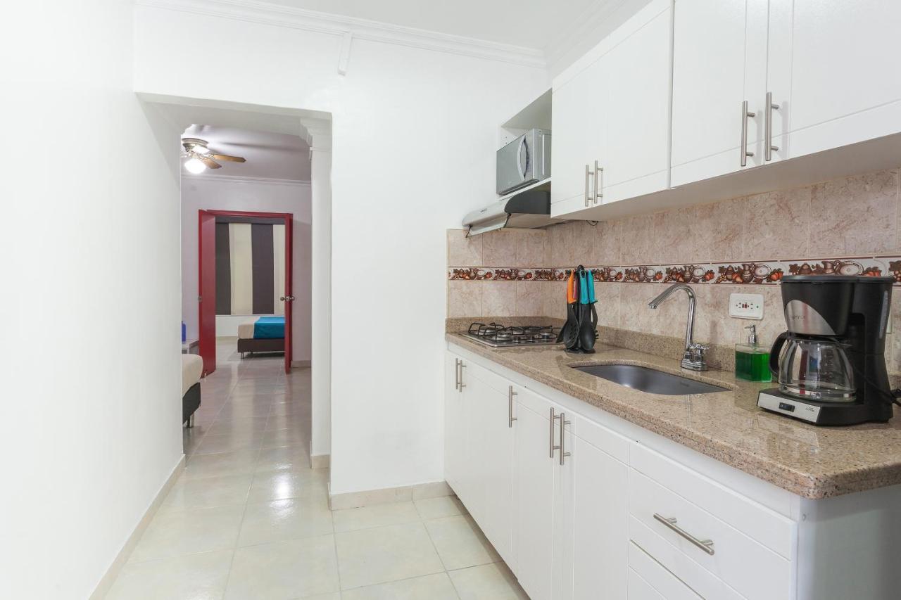 Apartamentos Amoblados Jg De La 70 Medellín Buitenkant foto