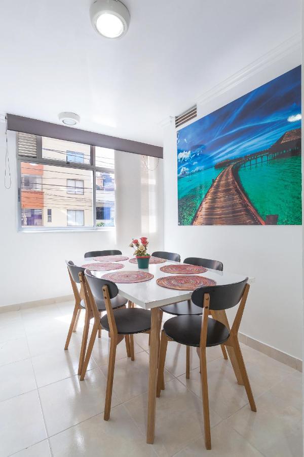 Apartamentos Amoblados Jg De La 70 Medellín Buitenkant foto