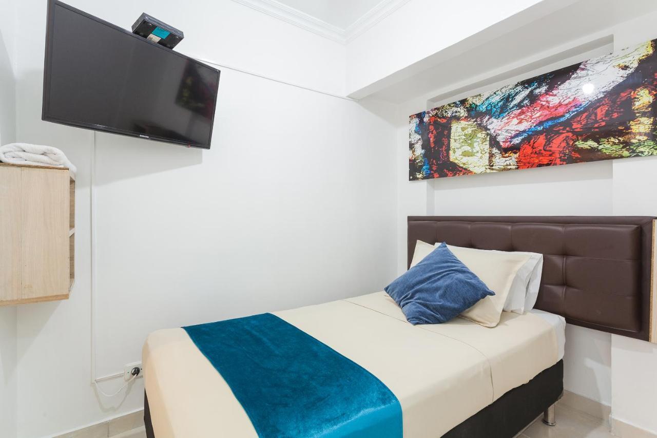 Apartamentos Amoblados Jg De La 70 Medellín Buitenkant foto