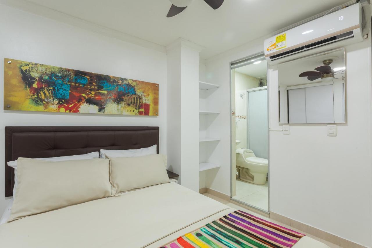 Apartamentos Amoblados Jg De La 70 Medellín Buitenkant foto
