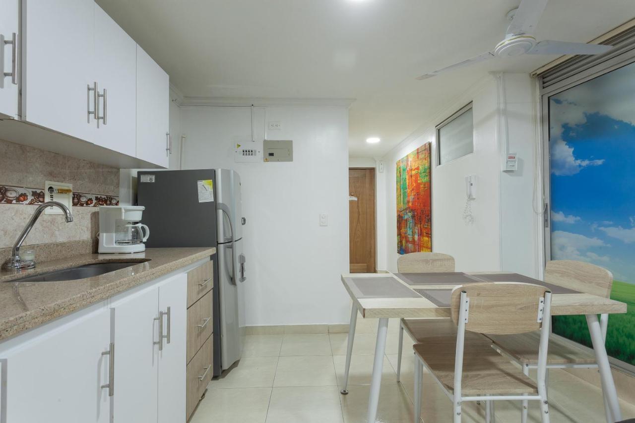 Apartamentos Amoblados Jg De La 70 Medellín Buitenkant foto